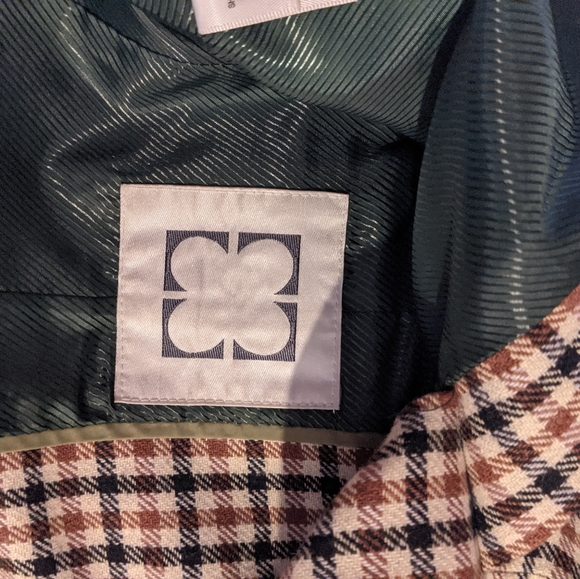 Women's Jacket - Picture 4 of 6